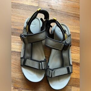 OZARK TRAIL Mens Gray Brown Size 11 Strap Slingback Sandals A Cowboy Can Wear.
